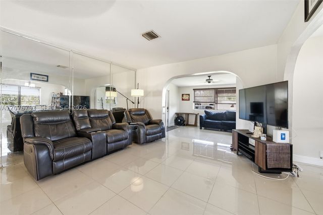 9500 Cutler Ridge Dr, Cutler Bay, FL 33157