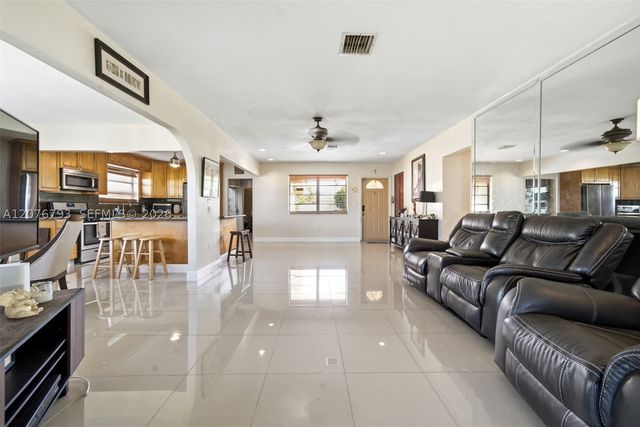 9500 Cutler Ridge Dr, Cutler Bay, FL 33157