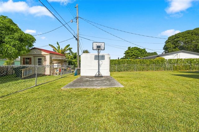 9500 Cutler Ridge Dr, Cutler Bay, FL 33157