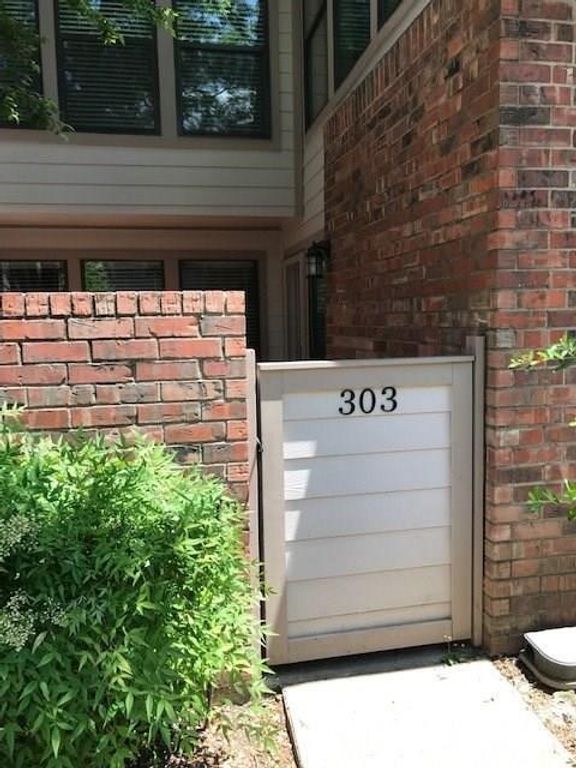 18240 Midway Road 303, Dallas, TX 75287