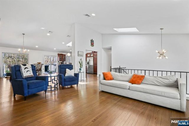 15 Wanda Court, Clifton, NJ 07014