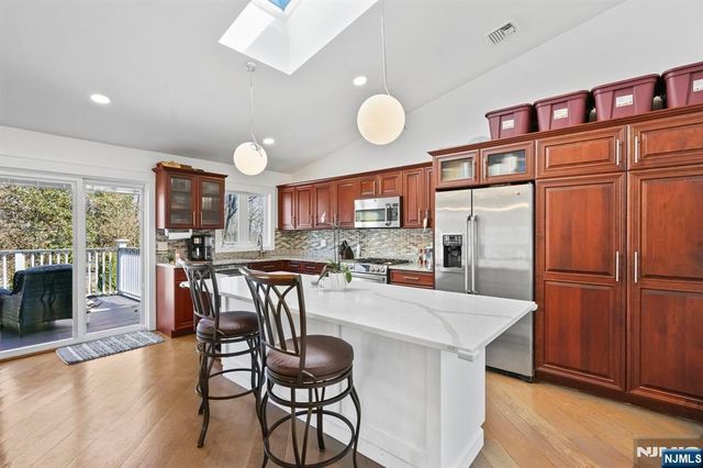 15 Wanda Court, Clifton, NJ 07014