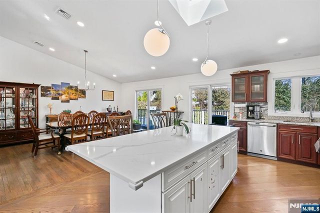 15 Wanda Court, Clifton, NJ 07014