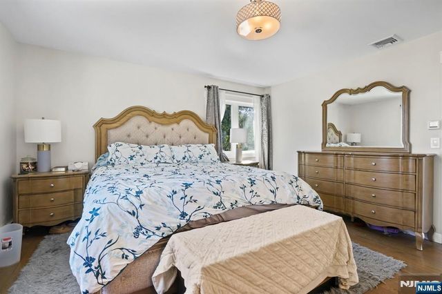 15 Wanda Court, Clifton, NJ 07014
