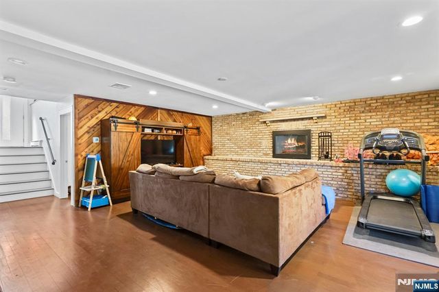 15 Wanda Court, Clifton, NJ 07014