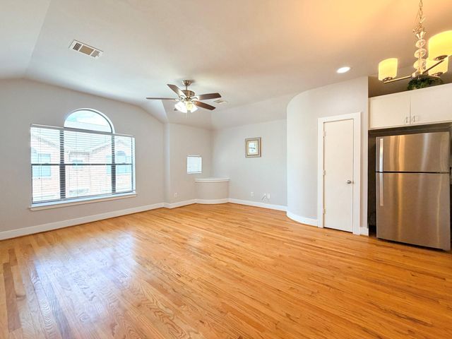 5941 South Loop E 503, Houston, TX 77033