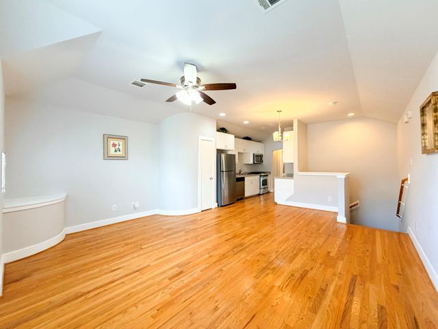 5941 South Loop E 503, Houston, TX 77033