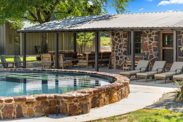 6114 HWY 37 Highway, Mount Vernon, TX 75494