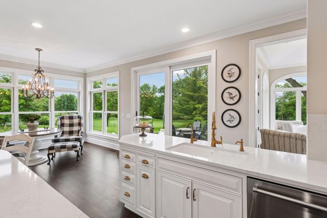 18482 Bearpath Trail, Eden Prairie, MN 55347