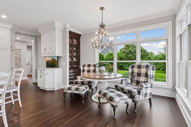 18482 Bearpath Trail, Eden Prairie, MN 55347