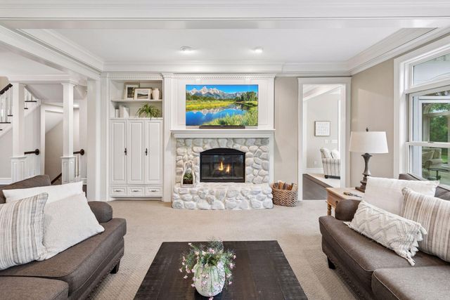 18482 Bearpath Trail, Eden Prairie, MN 55347