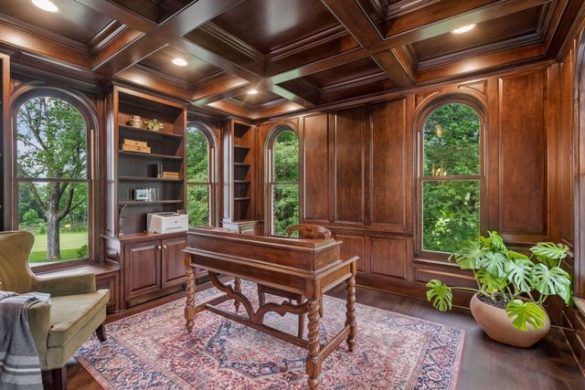 18482 Bearpath Trail, Eden Prairie, MN 55347