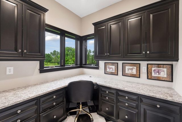 18482 Bearpath Trail, Eden Prairie, MN 55347
