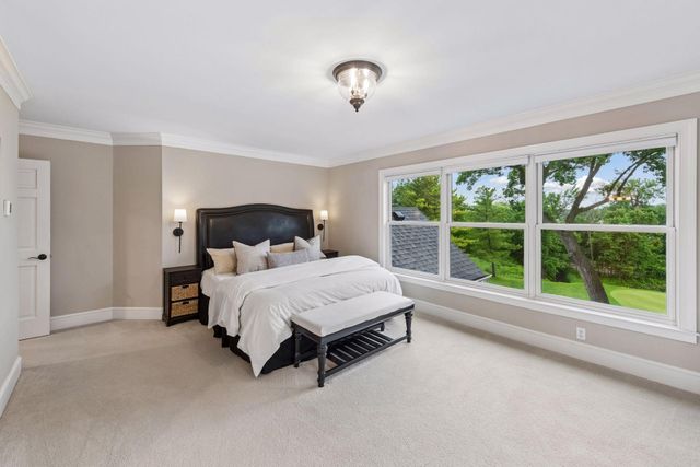 18482 Bearpath Trail, Eden Prairie, MN 55347