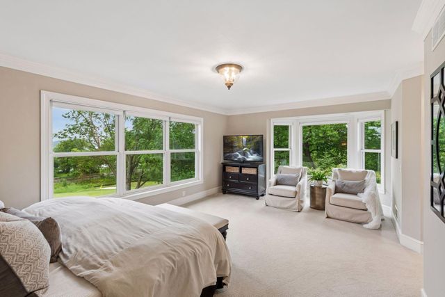 18482 Bearpath Trail, Eden Prairie, MN 55347