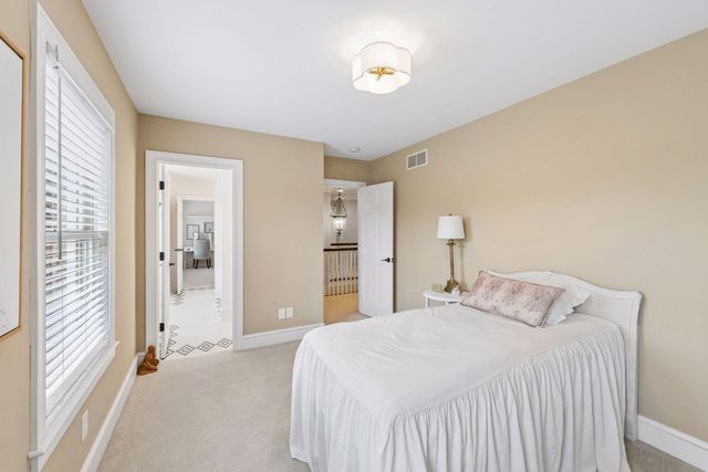 18482 Bearpath Trail, Eden Prairie, MN 55347