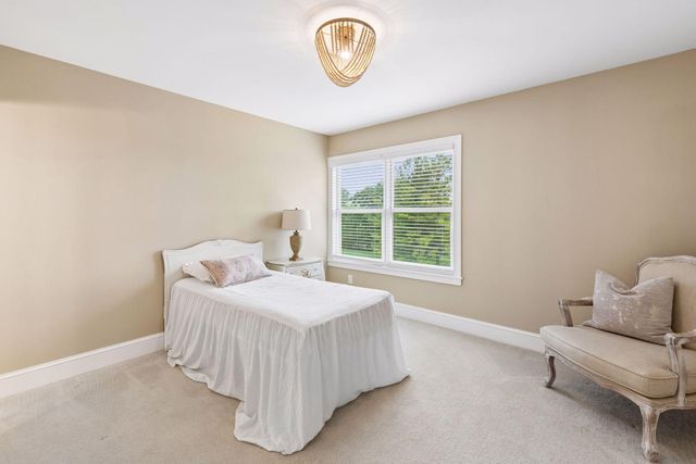 18482 Bearpath Trail, Eden Prairie, MN 55347