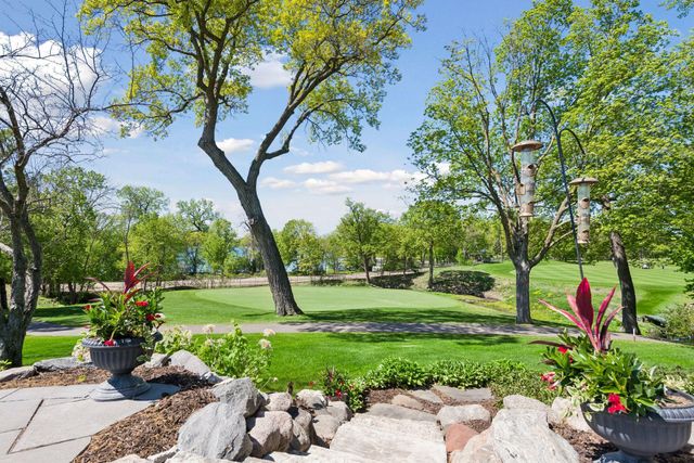18482 Bearpath Trail, Eden Prairie, MN 55347