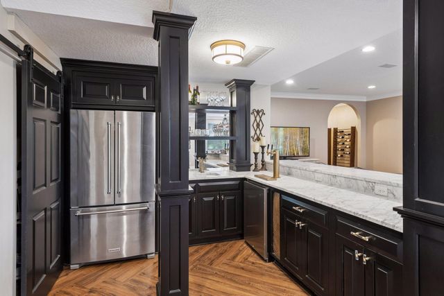 18482 Bearpath Trail, Eden Prairie, MN 55347