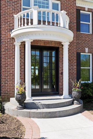 18482 Bearpath Trail, Eden Prairie, MN 55347