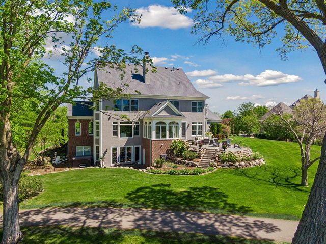 18482 Bearpath Trail, Eden Prairie, MN 55347