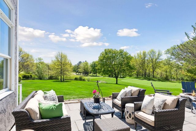 18482 Bearpath Trail, Eden Prairie, MN 55347