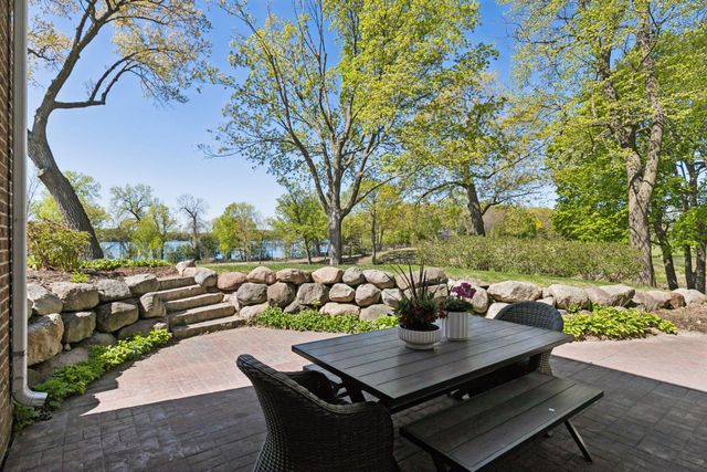 18482 Bearpath Trail, Eden Prairie, MN 55347
