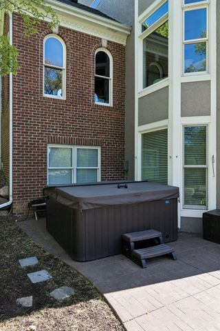 18482 Bearpath Trail, Eden Prairie, MN 55347
