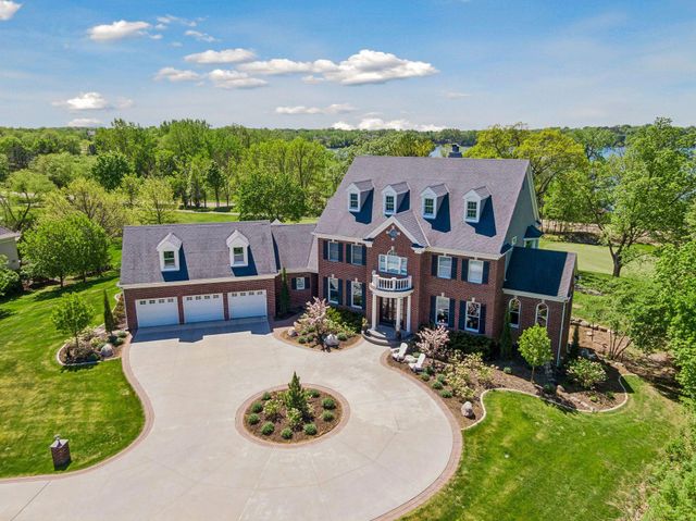18482 Bearpath Trail, Eden Prairie, MN 55347