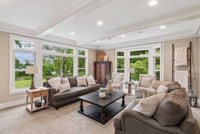 18482 Bearpath Trail, Eden Prairie, MN 55347
