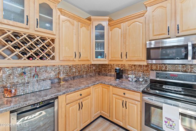 186 Ravennaside Drive, Calabash, NC 28467
