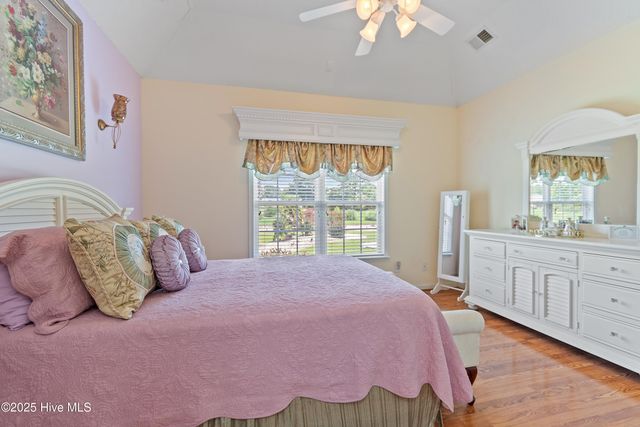 186 Ravennaside Drive, Calabash, NC 28467