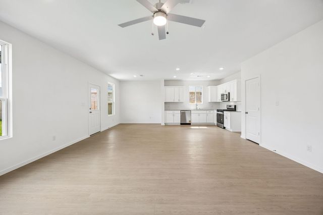 606 Amber Falls Drive, Montgomery, TX 77356