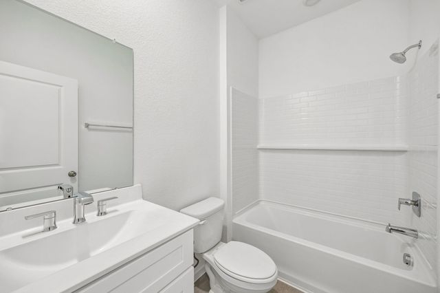 606 Amber Falls Drive, Montgomery, TX 77356