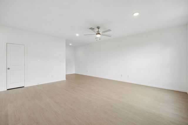 606 Amber Falls Drive, Montgomery, TX 77356