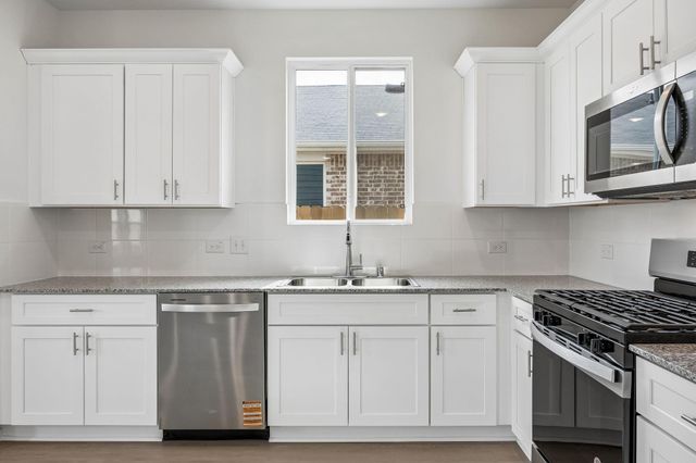 606 Amber Falls Drive, Montgomery, TX 77356