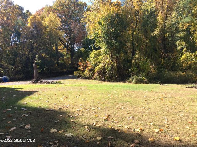 36 The Concourse, Bethlehem, NY 12203