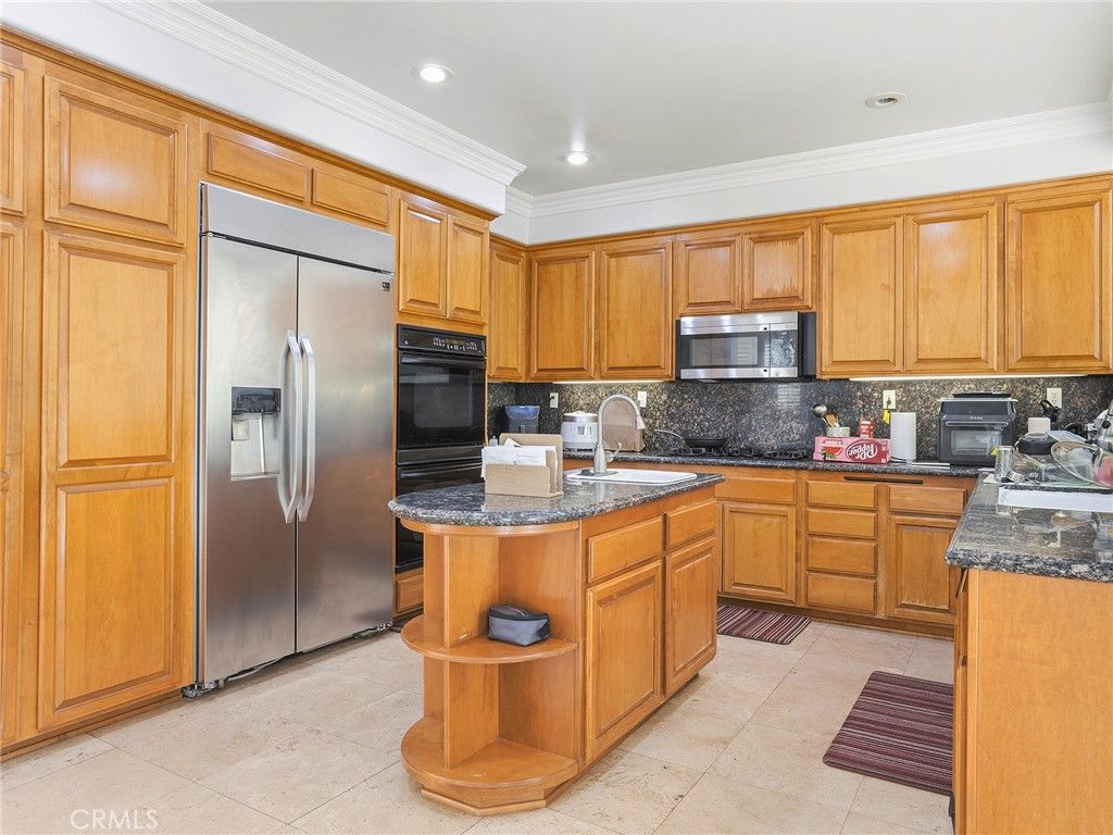 Image 9 of property listing at 20316 Wynfreed Lane, Porter Ranch, CA 91326