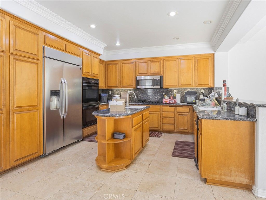 Image 6 of property listing at 20316 Wynfreed Lane, Porter Ranch, CA 91326