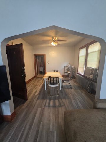 1516 W 72nd Street, Chicago, IL 60636