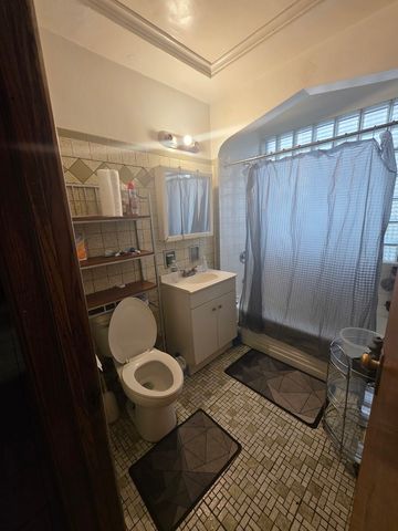 1516 W 72nd Street, Chicago, IL 60636