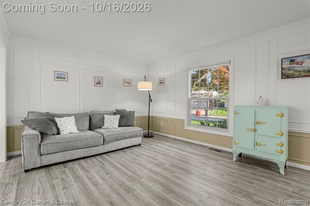 15562 N Royal Doulton Boulevard, Clinton Township, MI 48038