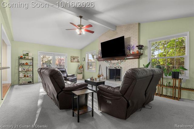 15562 N Royal Doulton Boulevard, Clinton Township, MI 48038