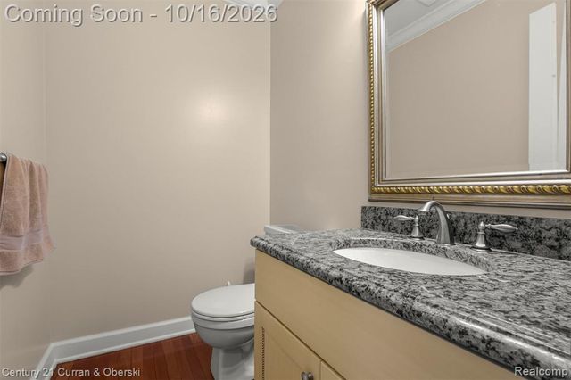 15562 N Royal Doulton Boulevard, Clinton Township, MI 48038