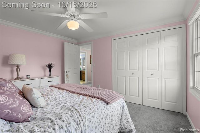 15562 N Royal Doulton Boulevard, Clinton Township, MI 48038