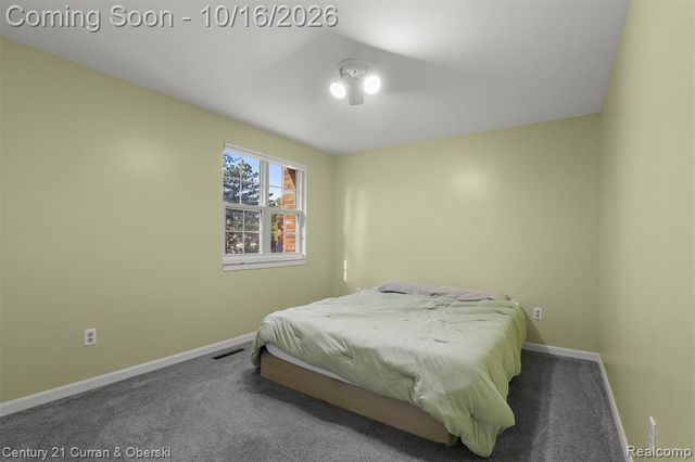 15562 N Royal Doulton Boulevard, Clinton Township, MI 48038