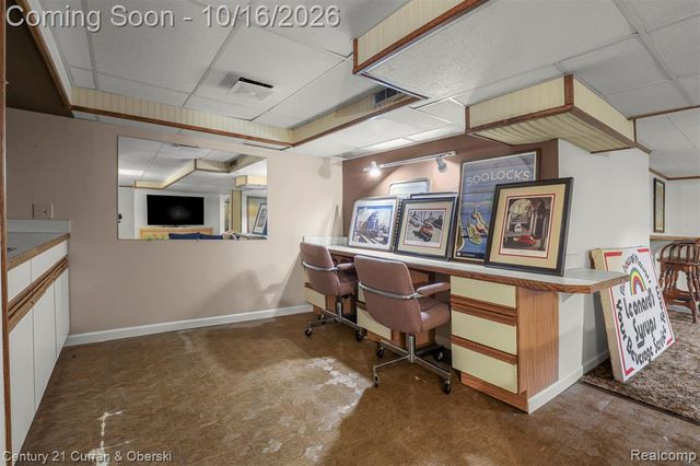 15562 N Royal Doulton Boulevard, Clinton Township, MI 48038