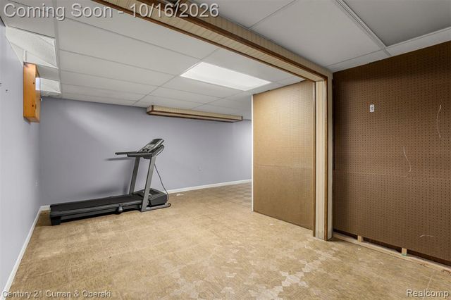 15562 N Royal Doulton Boulevard, Clinton Township, MI 48038