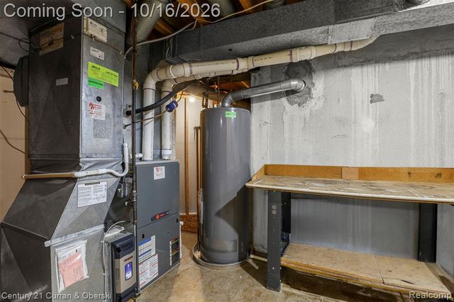 15562 N Royal Doulton Boulevard, Clinton Township, MI 48038