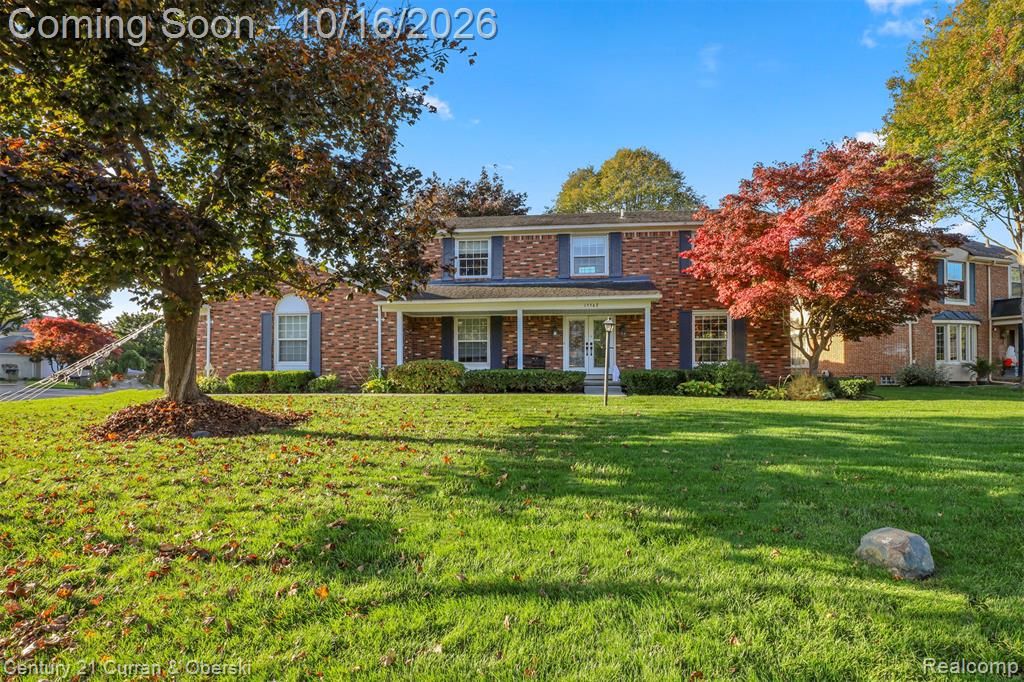 15562 N Royal Doulton Boulevard, Clinton Township, MI 48038